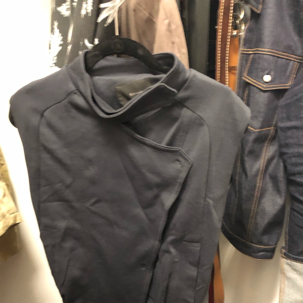 Kai-Aakmann men’s black vest with hidden buttons - Picture 3 of 7